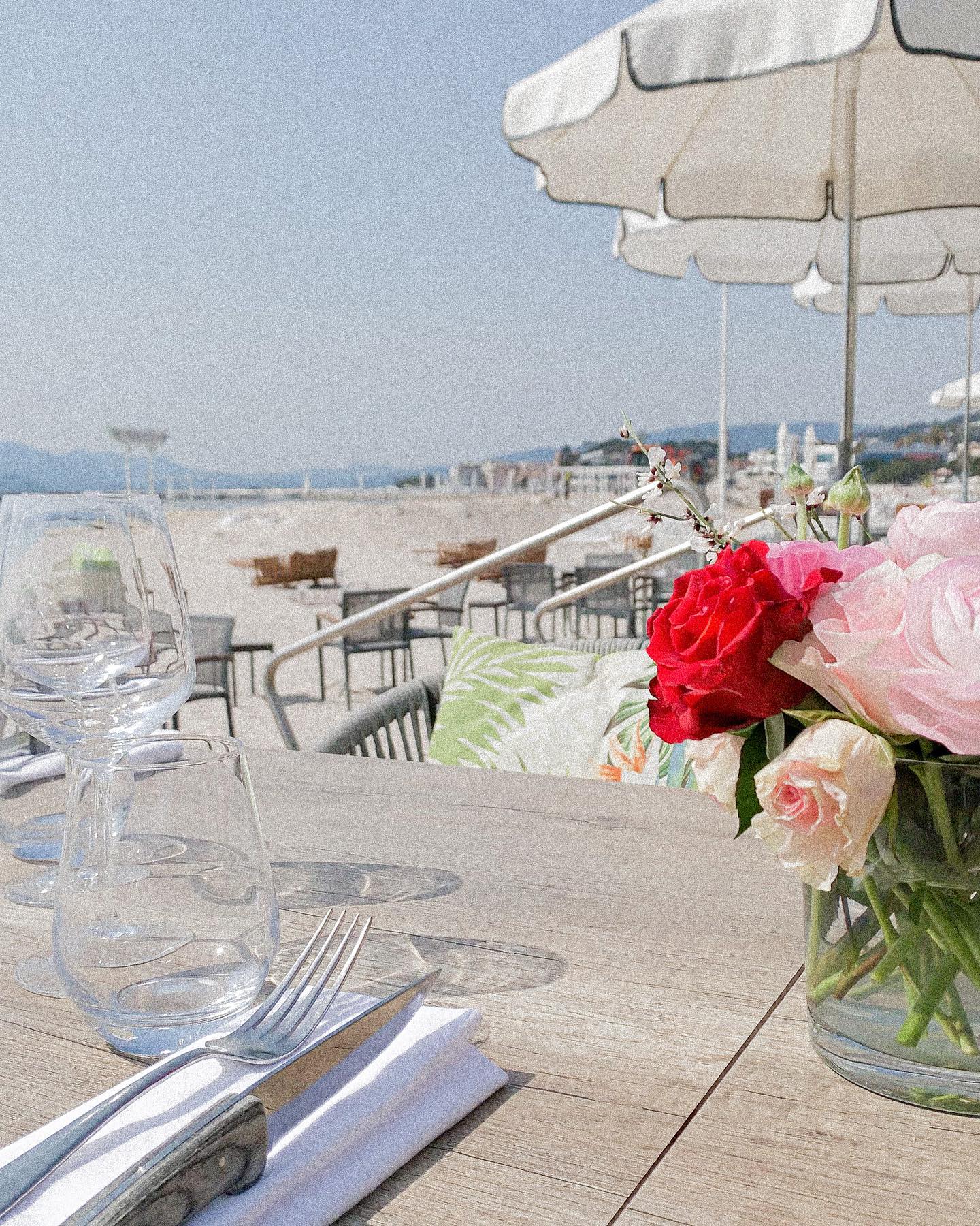 #WeekendVibes 💙 Rendez-vous au #VegalunaPlage pour un début de week-end sous le soleil cannois ☀️
-
Boulevard de la Croisette, Cannes
04.93.43.67.05
www.vegaluna.f  #drinks #cannes #beach #plage #restaurant #summervibes
