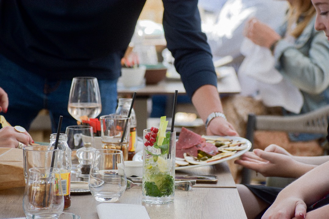 Bon appétit 😋 Retrouvez notre carte été en stories à la une sur notre profil ☀️ #VegalunaPlage
_
Boulevard de la Croisette, Cannes
04.93.43.67.05
www.vegaluna.fr  #food #restaurant #cannes #beach #cotedazur