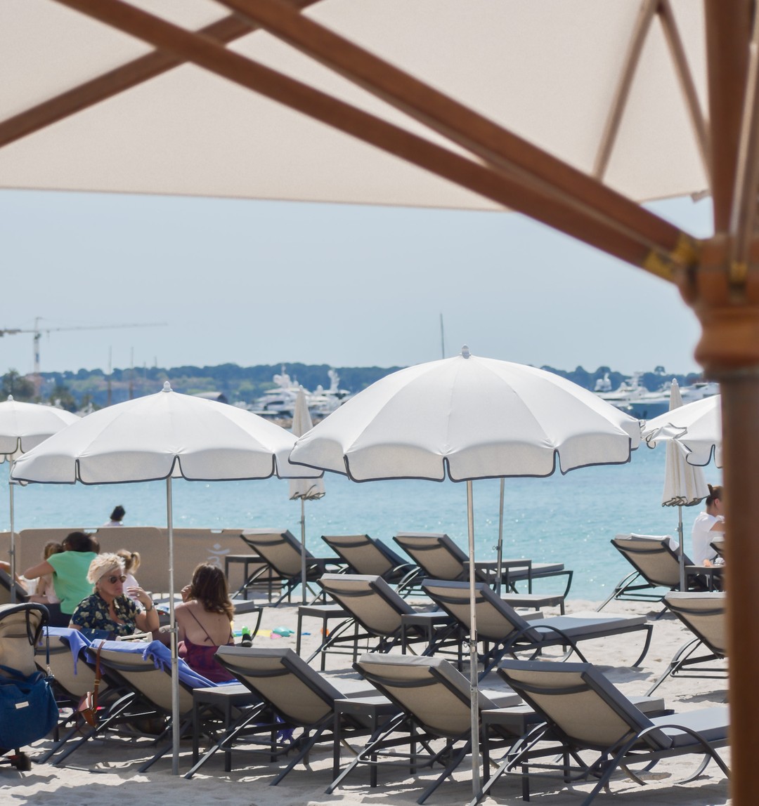 Sunny Sunday ☀️ 
Bon dimanche à tous 💙
_
Boulevard de la Croisette, Cannes
04.93.43.67.05
www.vegaluna.fr  #food #restaurant #beach #cotedazur #plage #summer #frenchriviera